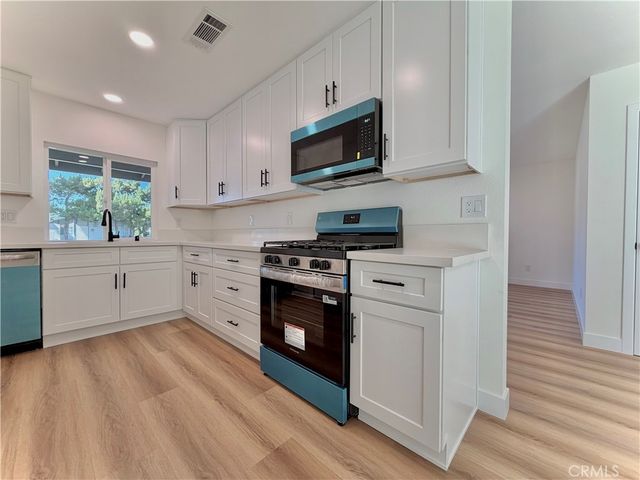 2009 S Plum Avenue, Ontario, CA 91761