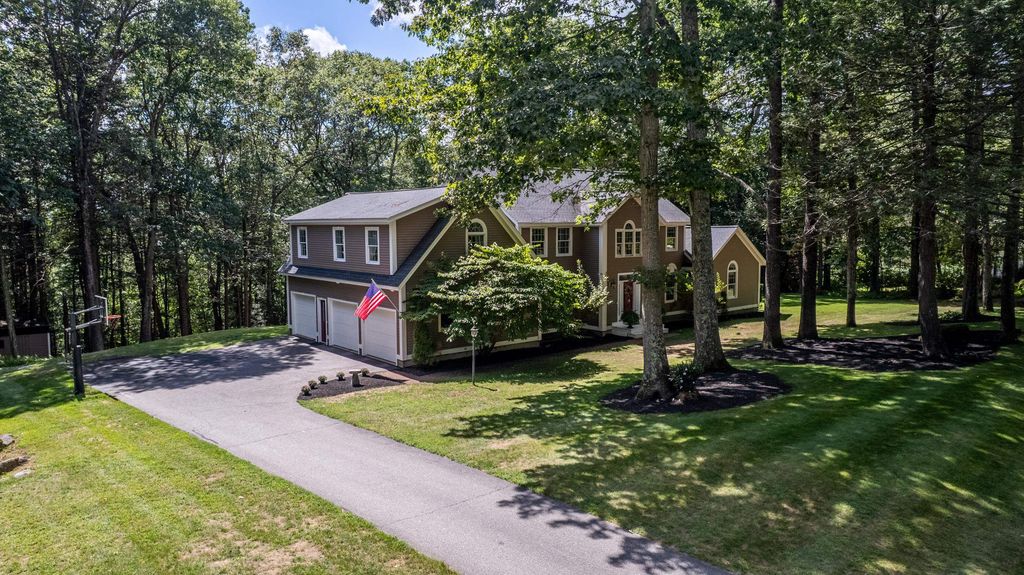 37 Gale Road, Hampton, NH 03842