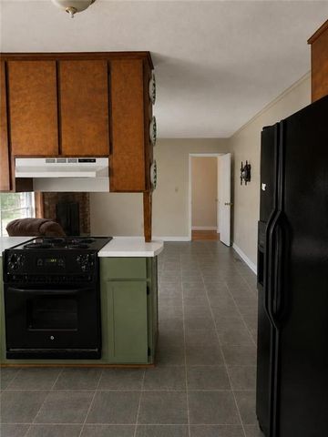 897 Hearthstone Drive, Stone Mountain, GA 30083