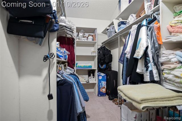 7252 Huntcliff, West Bloomfield, MI 48322