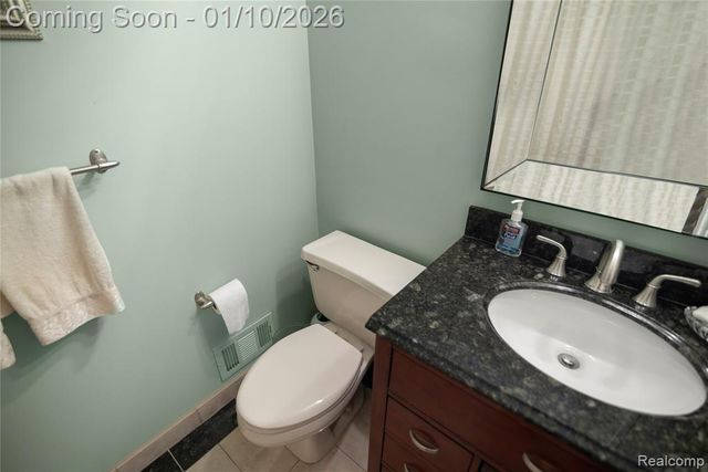 7252 Huntcliff, West Bloomfield, MI 48322