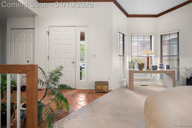 7252 Huntcliff, West Bloomfield, MI 48322