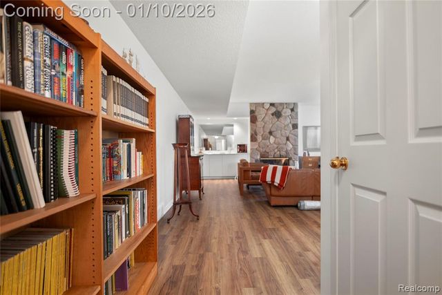 7252 Huntcliff, West Bloomfield, MI 48322