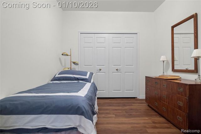 7252 Huntcliff, West Bloomfield, MI 48322