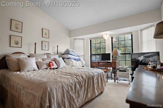 7252 Huntcliff, West Bloomfield, MI 48322