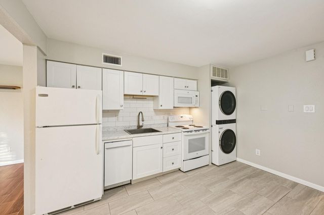 12900 Walden Road 815H, Montgomery, TX 77356