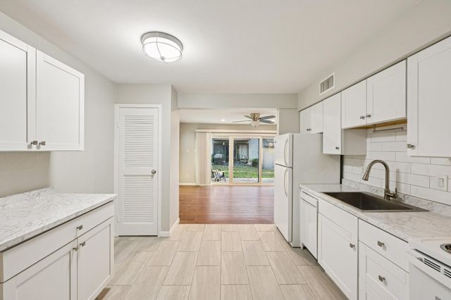 12900 Walden Road 815H, Montgomery, TX 77356