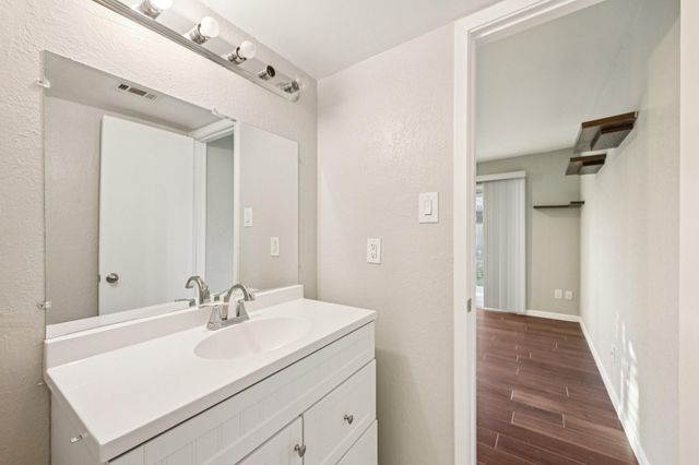 12900 Walden Road 815H, Montgomery, TX 77356