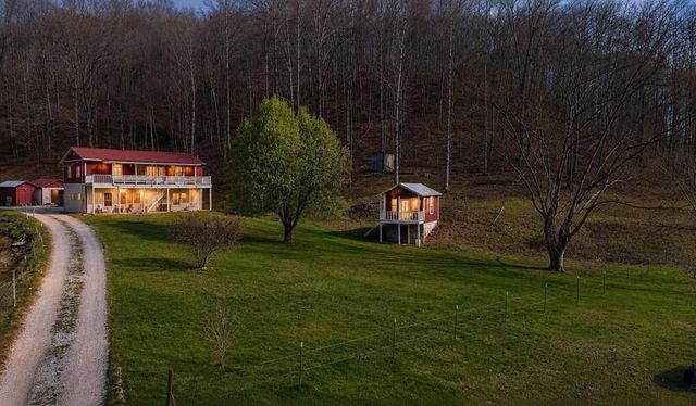 665 665 Craft Crk, Salyersville, KY 41465