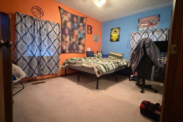 665 665 Craft Crk, Salyersville, KY 41465