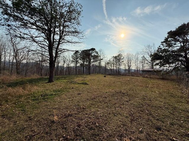 665 665 Craft Crk, Salyersville, KY 41465