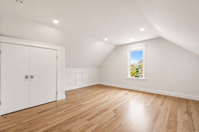 35 Farragut Ave 35, Medford, MA 02155