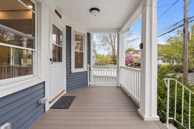 35 Farragut Ave 35, Medford, MA 02155