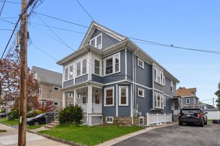 35 Farragut Ave 35, Medford, MA 02155