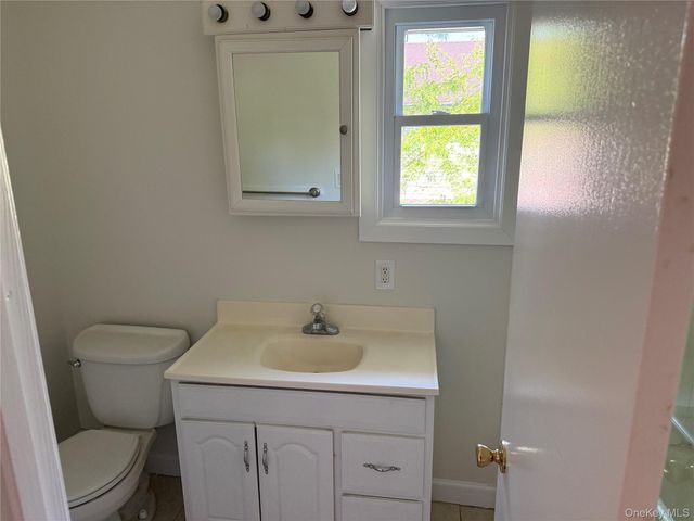85-87 Washington Street, East Islip, NY 11730