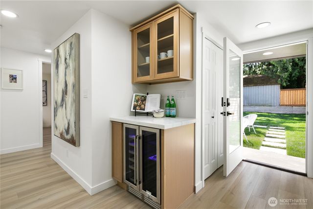 11 SW 100th Street, Seattle, WA 98146