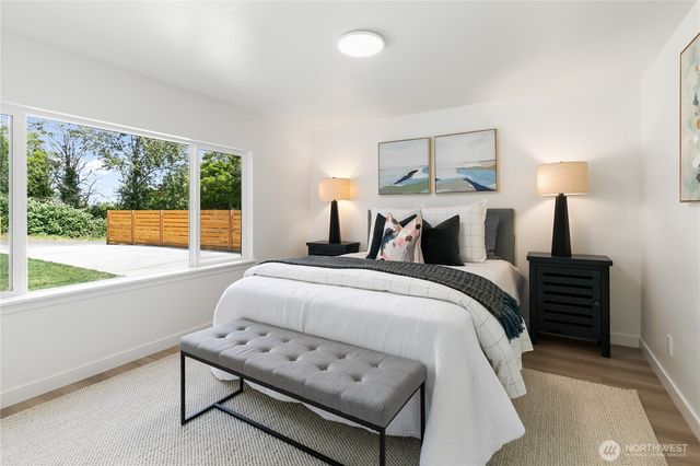 11 SW 100th Street, Seattle, WA 98146