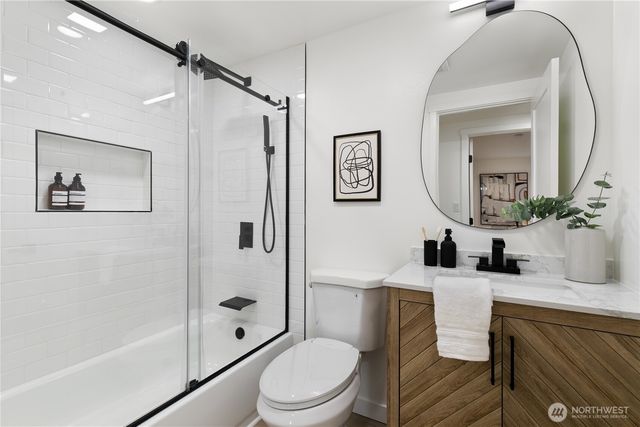 11 SW 100th Street, Seattle, WA 98146