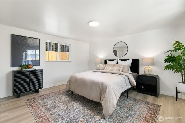 11 SW 100th Street, Seattle, WA 98146