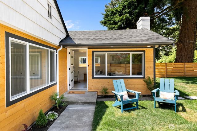 11 SW 100th Street, Seattle, WA 98146