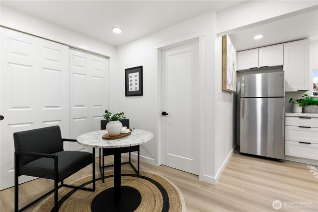 11 SW 100th Street, Seattle, WA 98146