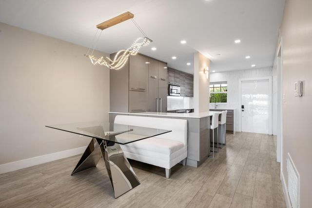 140 NE 28th Avenue 208, Pompano Beach, FL 33062