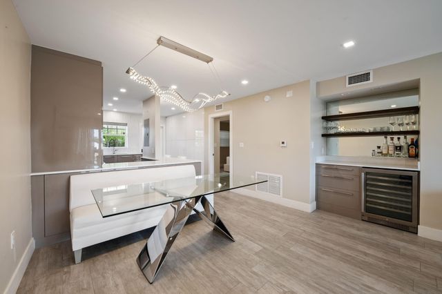 140 NE 28th Avenue 208, Pompano Beach, FL 33062