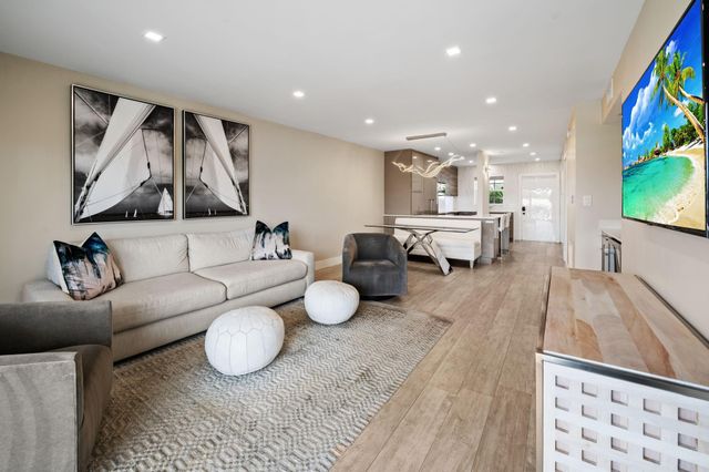 140 NE 28th Avenue 208, Pompano Beach, FL 33062