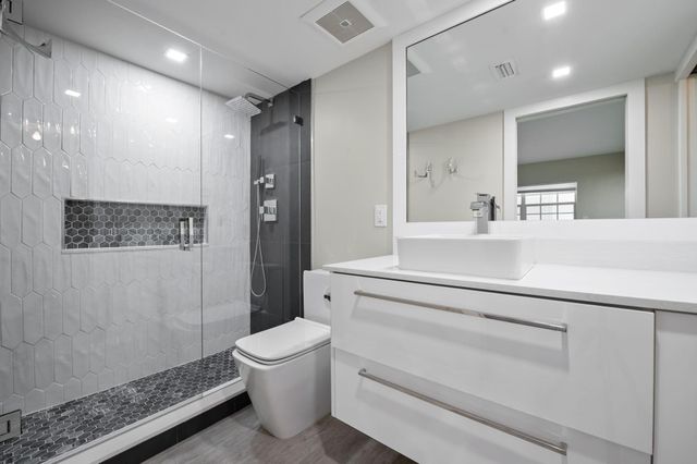 140 NE 28th Avenue 208, Pompano Beach, FL 33062