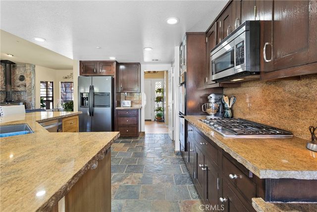 8130 Desert View Road, Pinon Hills, CA 92372