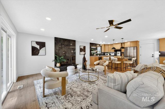 5927 N Collister Dr, Boise, ID 83703