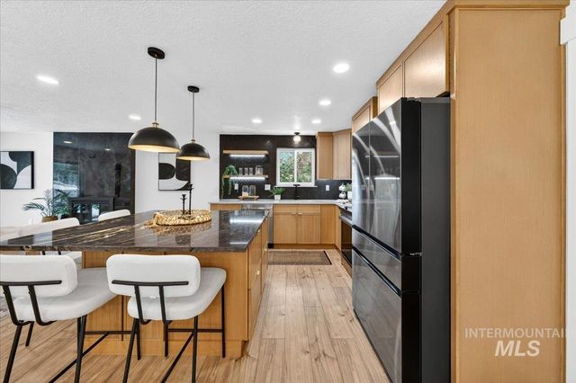 5927 N Collister Dr, Boise, ID 83703