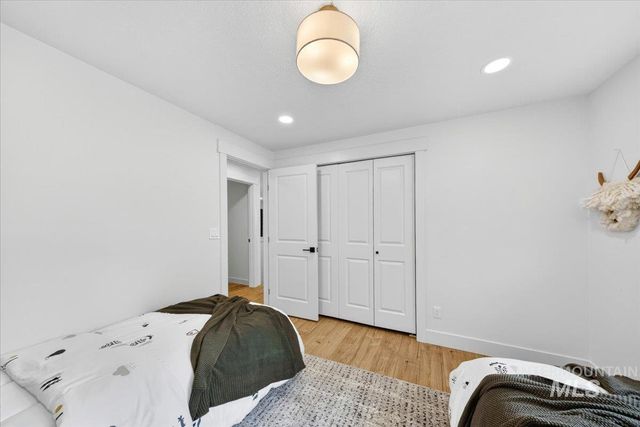 5927 N Collister Dr, Boise, ID 83703