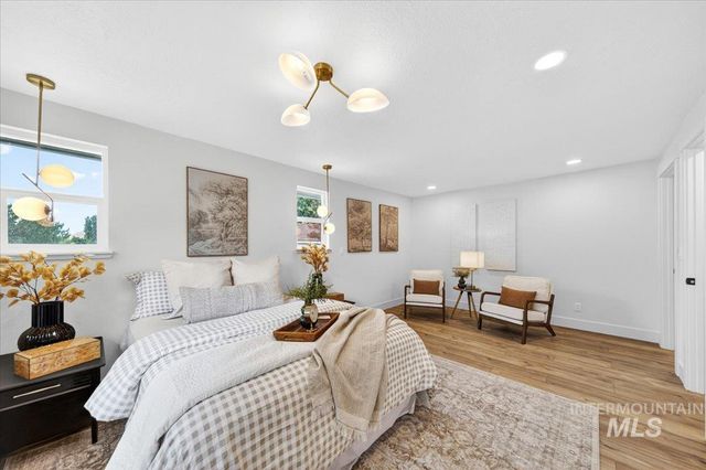 5927 N Collister Dr, Boise, ID 83703