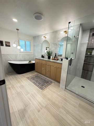 5927 N Collister Dr, Boise, ID 83703