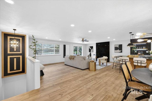 5927 N Collister Dr, Boise, ID 83703