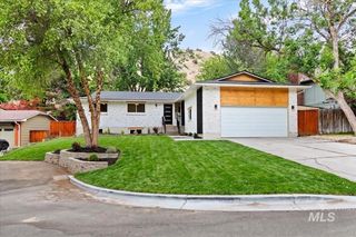 5927 N Collister Dr, Boise, ID 83703