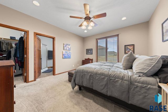 2013 Ridgeway Pl Place, Pierre, SD 57501