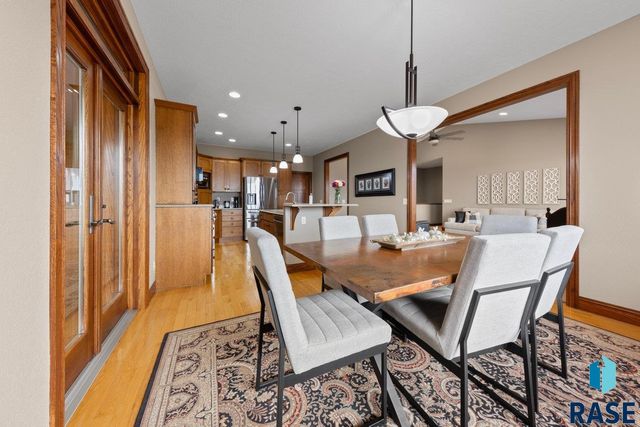 2013 Ridgeway Pl Place, Pierre, SD 57501
