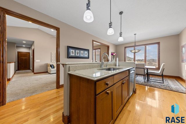 2013 Ridgeway Pl Place, Pierre, SD 57501