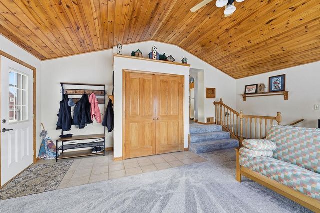 5987 COUNTY RD E, Omro, WI 54963