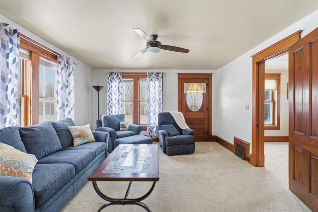 5987 COUNTY RD E, Omro, WI 54963