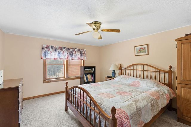 5987 COUNTY RD E, Omro, WI 54963