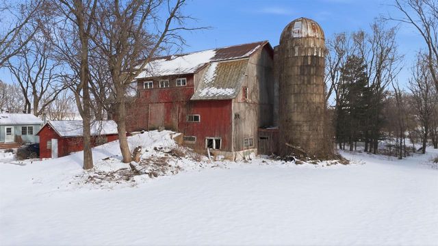 5987 COUNTY RD E, Omro, WI 54963