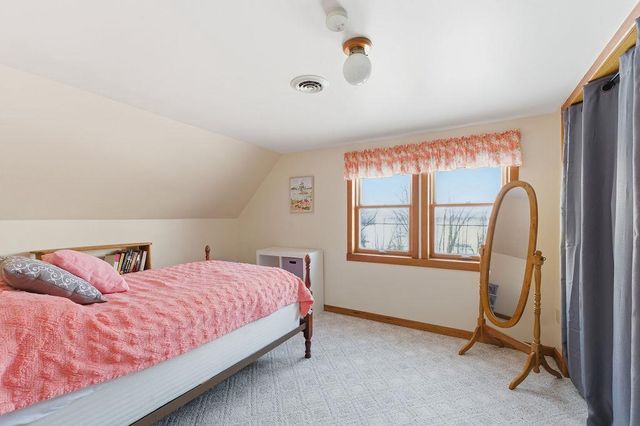 5987 COUNTY RD E, Omro, WI 54963