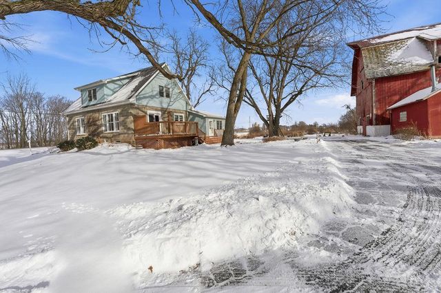 5987 COUNTY RD E, Omro, WI 54963