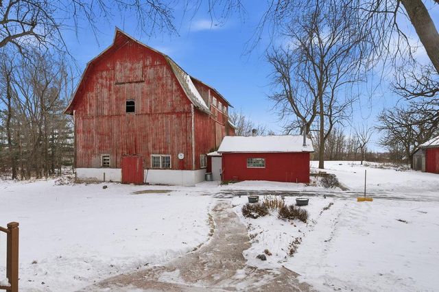 5987 COUNTY RD E, Omro, WI 54963
