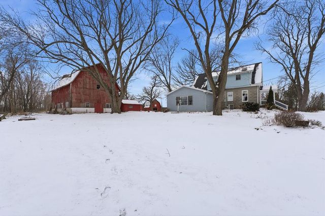 5987 COUNTY RD E, Omro, WI 54963