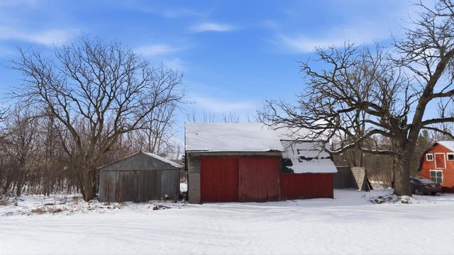 5987 COUNTY RD E, Omro, WI 54963