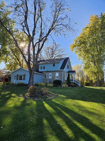 5987 COUNTY RD E, Omro, WI 54963